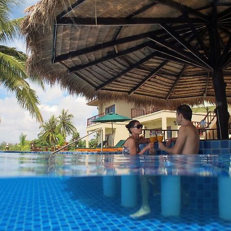 Sara Beachfront Boutique Resort Pathiu Exterior photo