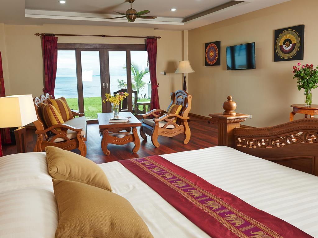 Sara Beachfront Boutique Resort Pathiu Room photo