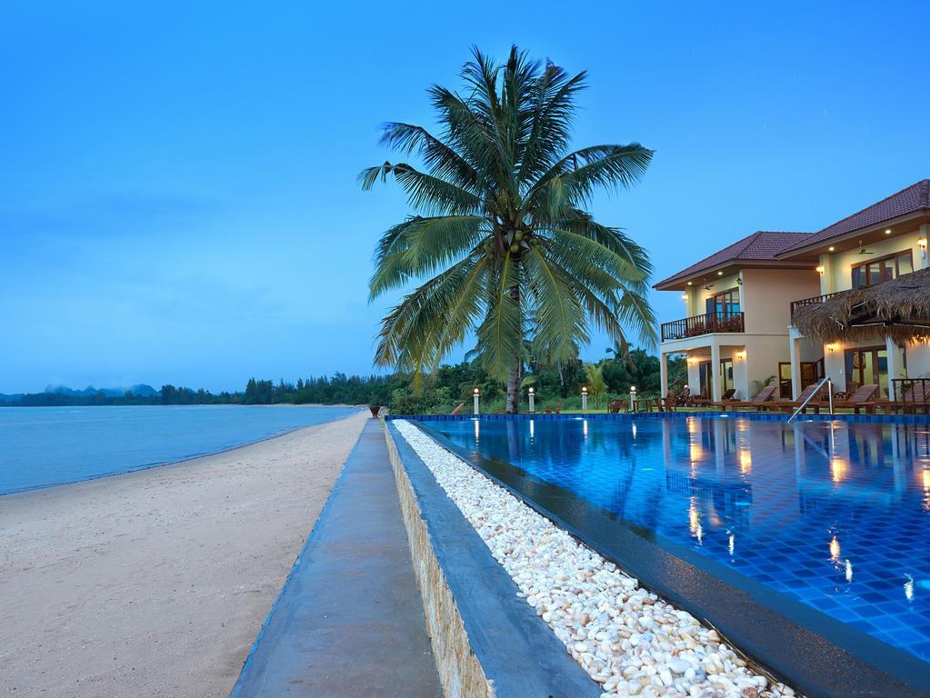 Sara Beachfront Boutique Resort Pathiu Exterior photo