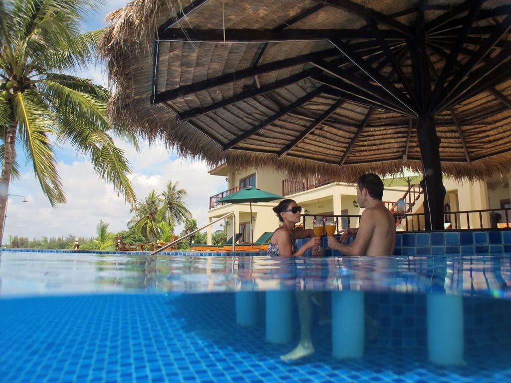 Sara Beachfront Boutique Resort Pathiu Exterior photo