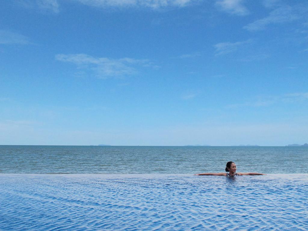 Sara Beachfront Boutique Resort Pathiu Exterior photo