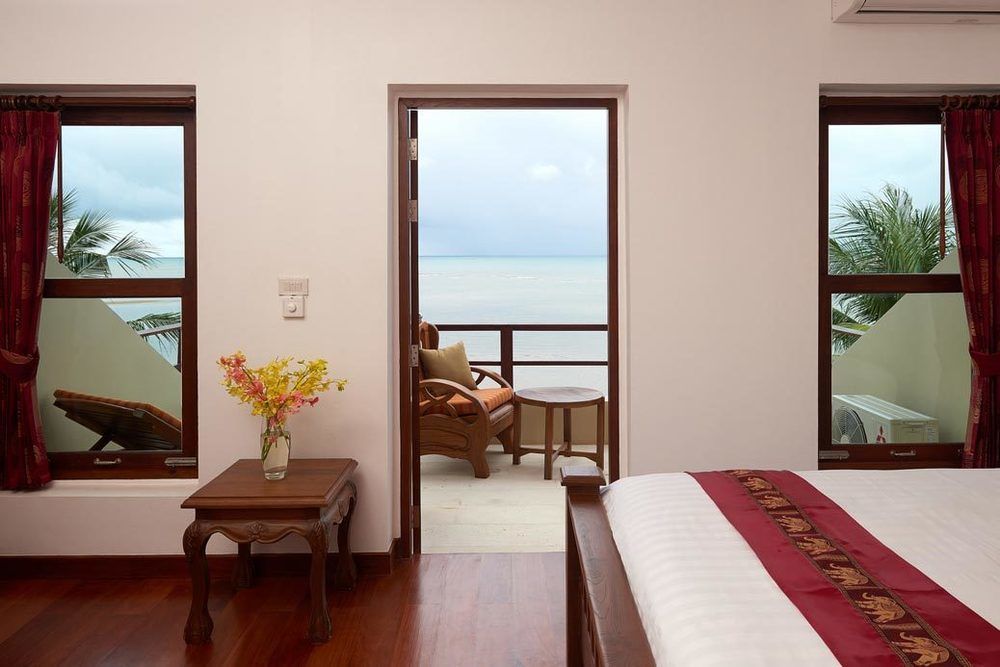 Sara Beachfront Boutique Resort Pathiu Exterior photo
