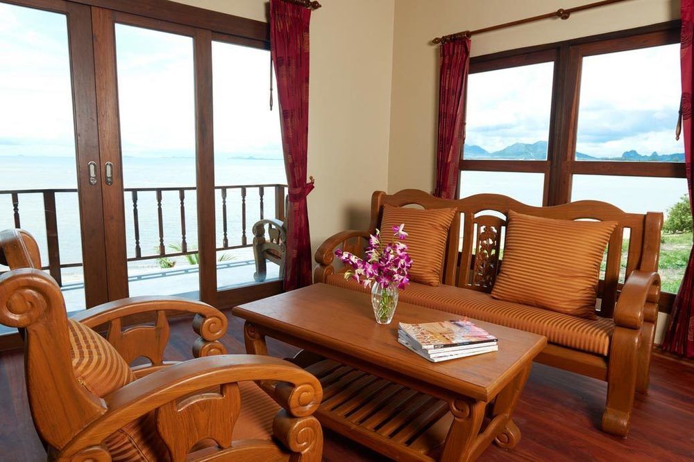 Sara Beachfront Boutique Resort Pathiu Exterior photo