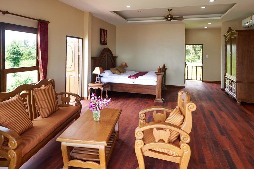 Sara Beachfront Boutique Resort Pathiu Exterior photo