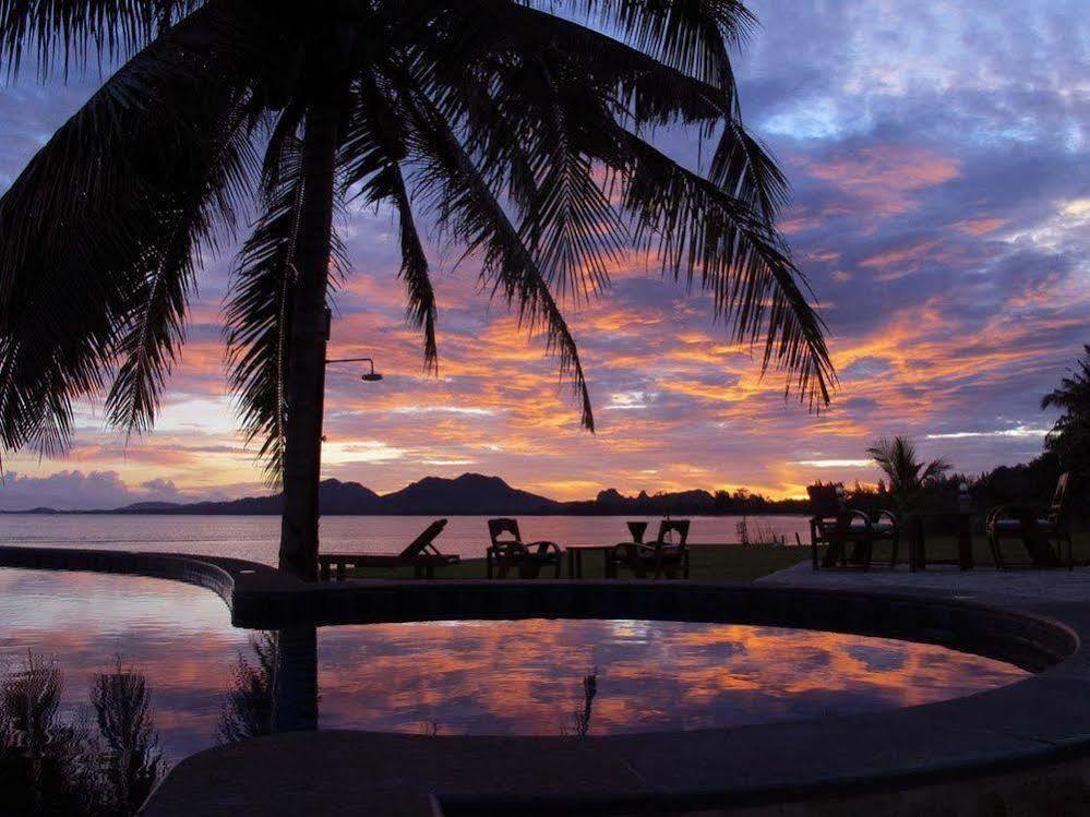 Sara Beachfront Boutique Resort Pathiu Exterior photo