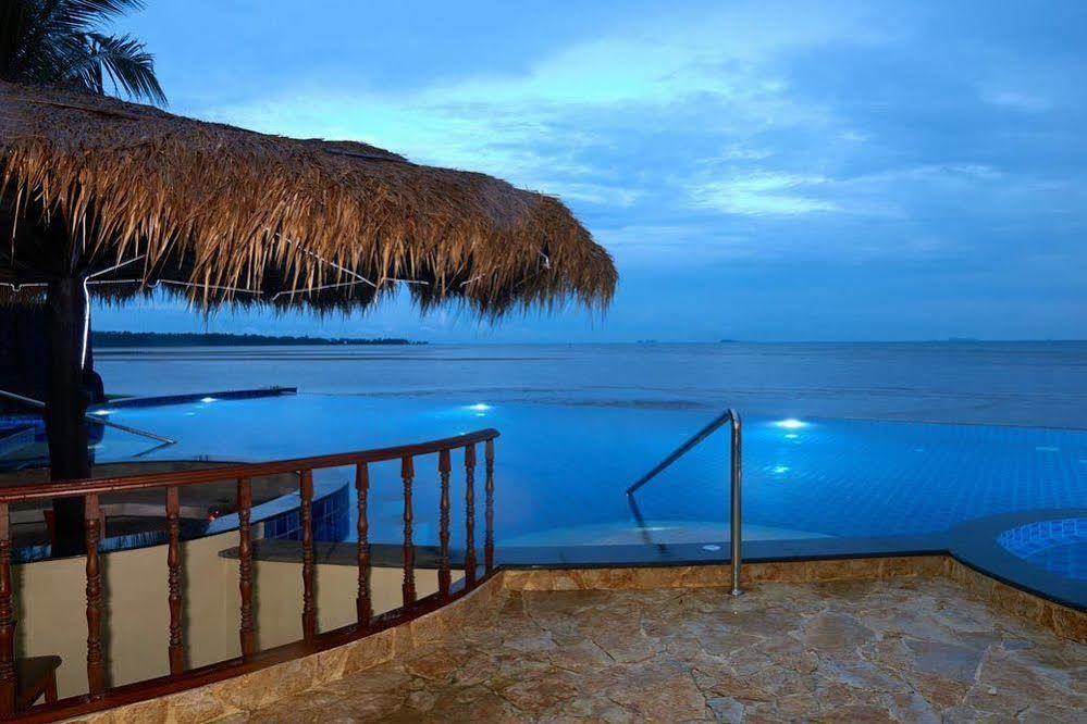 Sara Beachfront Boutique Resort Pathiu Exterior photo